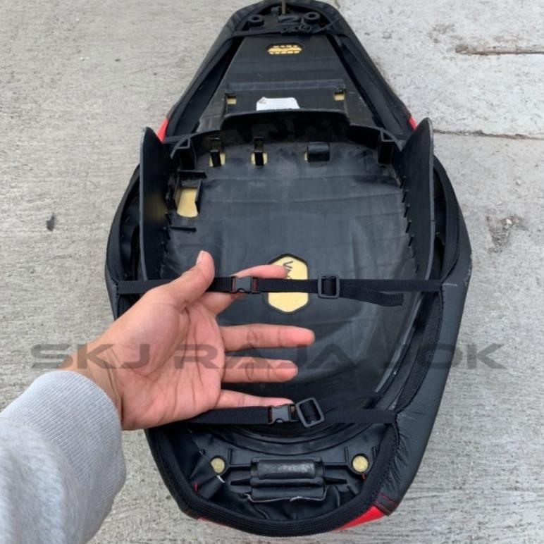 COVER JOK PELINDUNG JOK (PAKAI KARET) Pemasangan Mudah Tinggal pasang Motor VARIO, BEAT, SCOOPY, NMA