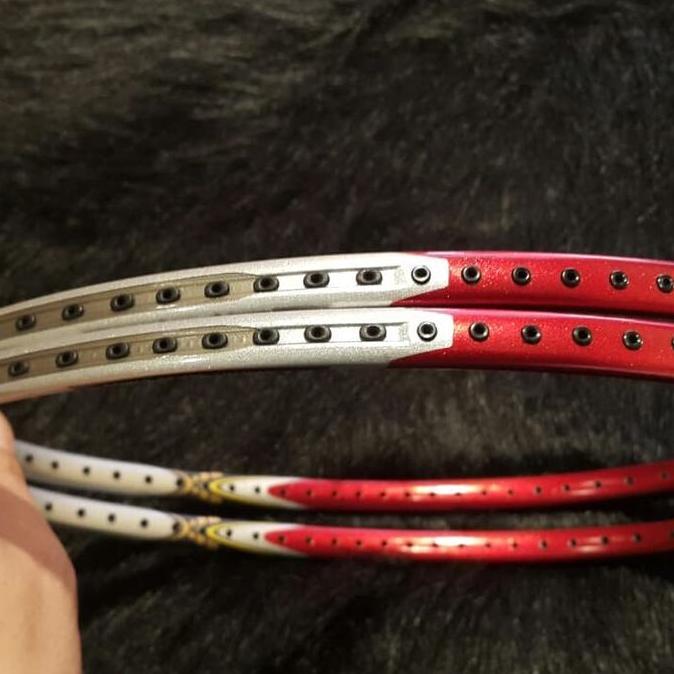 Yonex brand new unstrung,the legendary Armortec 700 OC IP.Spec 3UG5. Terlaris