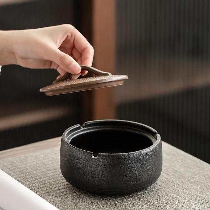 Dobu Ashtray / Asbak Tempat Abu Rokok Keramik Jepang Dengan Tutup Kayu