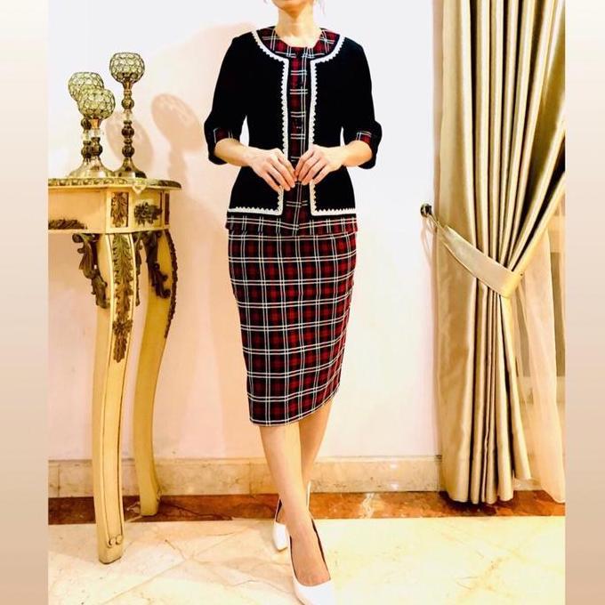Blazer wanita setelan rok. Setelan blazer wanita kekinian. One set blazer wanita stylish