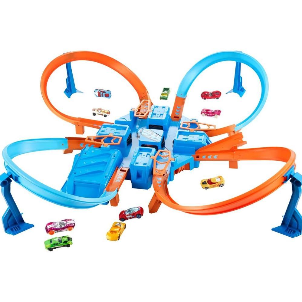 Hot Wheels Toy Car Track Set, Criss Cross Crash with 1:64 Scale Vehicle