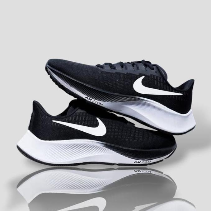 Sepatu Running Pria Pegasus 37 Black White Original Premium