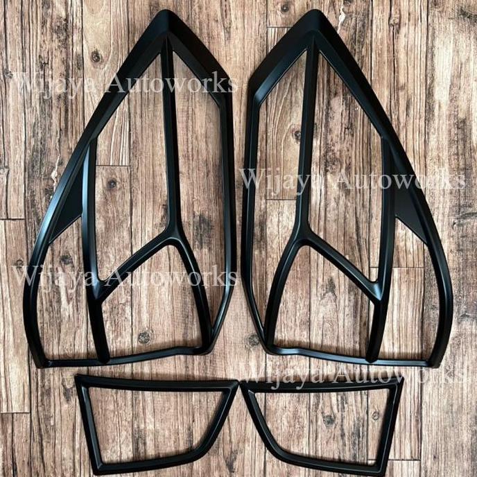 Garnish Lampu Belakang Mobilio 2017-2023 Hitam PREMIUM