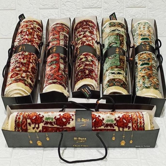 Sajadah Kecil/Sajadah Kepala dengan Paperbag Cantik