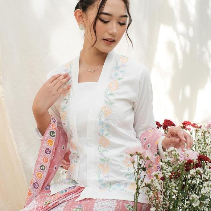 Kebaya Encim Bordir Lengan Panjang Katun Jepang Putih