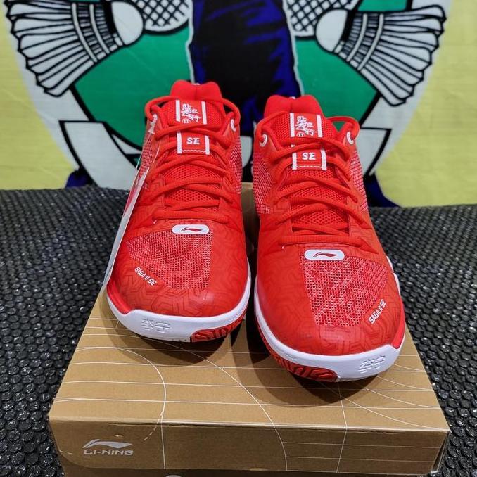 SEPATU BADMINTON LINING SAGA 2 SE AYZU001-1 MERAH Terlaris
