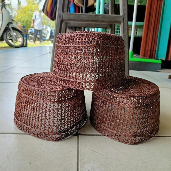 Peci Rotan Khas Kalimantan. Kopiah Rotan anyaman