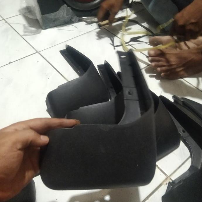 Karpet Lumpur Mud Guard Mobil Avanza Lama / Xenia Lama 2004 Up Kanan Belakang High Quality