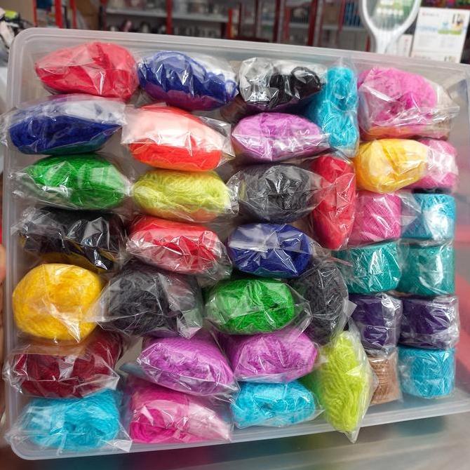 ------] Benang wol kecil