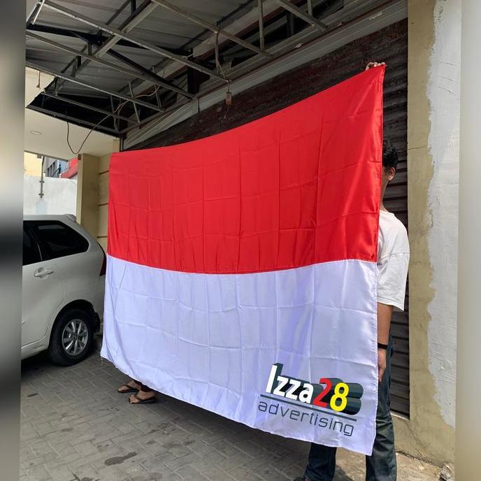 bendera merah putih bahan satin uk 180 x 270 cm pakai pengait TD