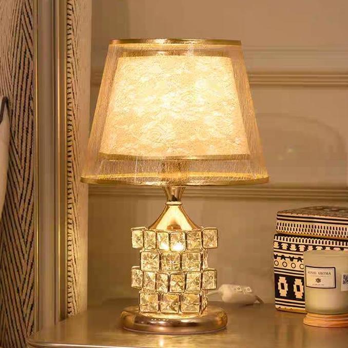 Hadiah Romantis Lampu Meja Kristal Gaya Eropa Tiga warna Lampu meja samping tempat tidur Lampu Tidur