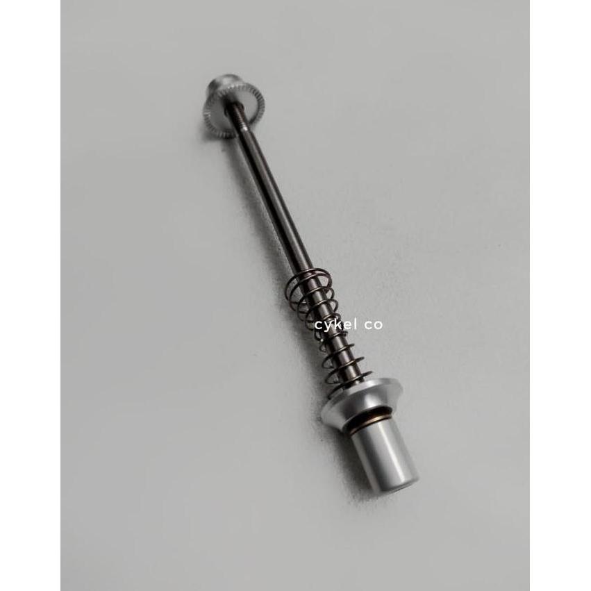 Promo QR quick release skewer QR titanium silver front hub 74 mm Diskon