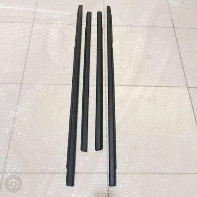 Karet Pelipit Kaca Luar Water Strip Kaca Luar Mobil Honda Stream