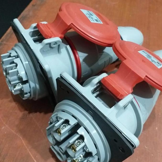 Socket legrand 3phase 5pin 32a jual per 1set