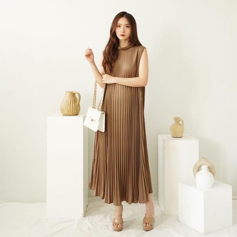 Inner Dress Plisket Buntung Gless Premium Polos Mayung Gamis Tanpa Lengan