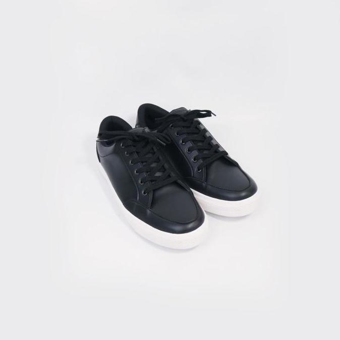 Sepatu Pria Hitam Sneakers Cowok Celtron Black Series - Natara