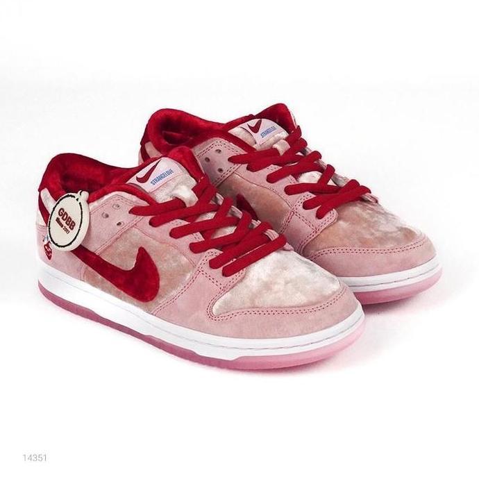 SB Dunk Low Retro Strangelove Strange Love Pink Red White Valentines