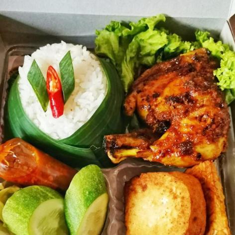 Paket Nasi Kuning Nasi Kotak Nasi Box Paket Murah Menu Ayam Bakar Kremes Geprek Cabe Ijo Lada Hitam 