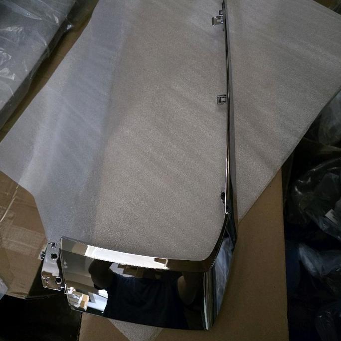 List Chrome Bumper Depan Kanan Atas Pajero Sport 2022-2025 6407A404