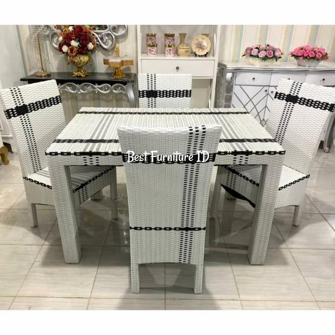 Set Meja Makan 4 Kursi Rotan Sintetis