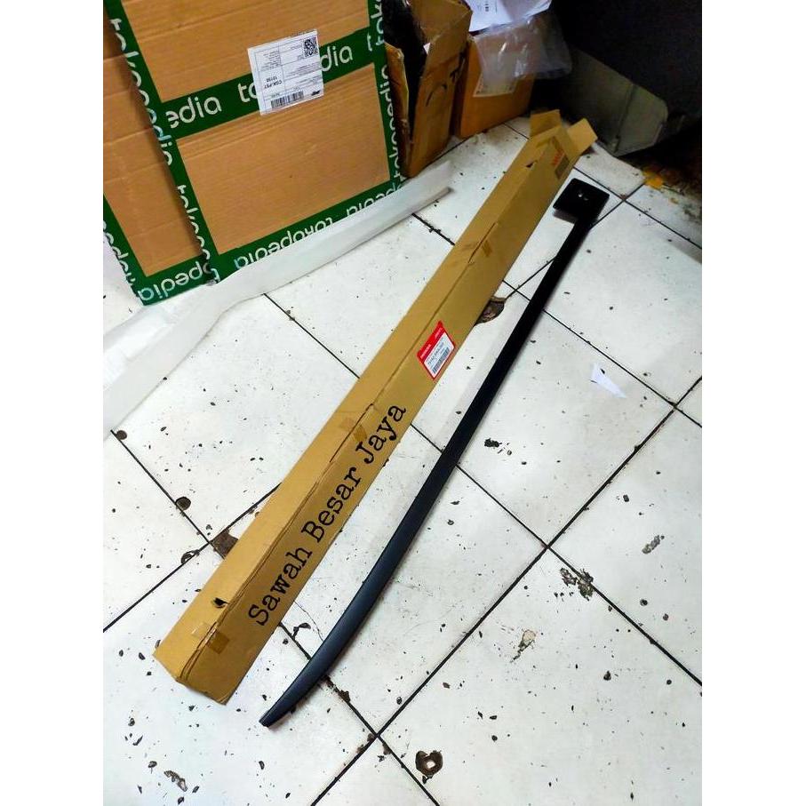 Karet List Lis Garnish Moulding Molding Kaca Besar Depan Bagian Samping Kiri Kanan Honda Crv Cr-V Re