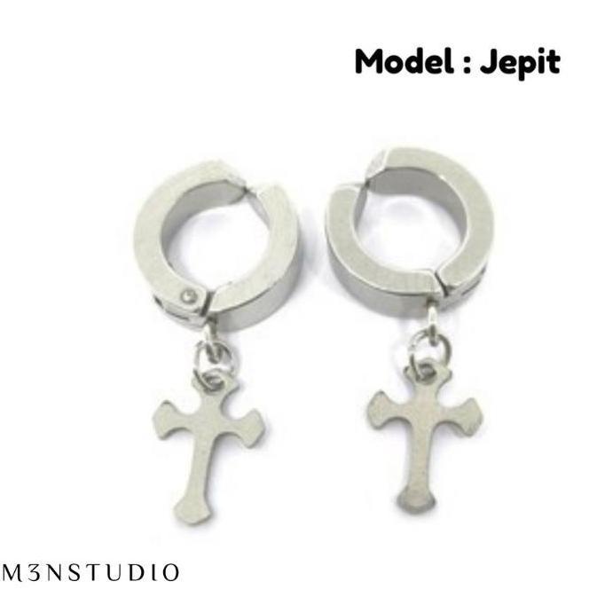 Goldsand- Menstudio - Anting Salib Jepit Pria Cowok Titanium Anti Karat Luntur Premium Hitam Silver 