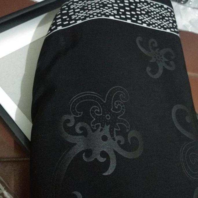 Thebest- Sarung PAPUA MAS HITAM Jumbo Fashion Moslem Wear Alat Shalat Syukuran
