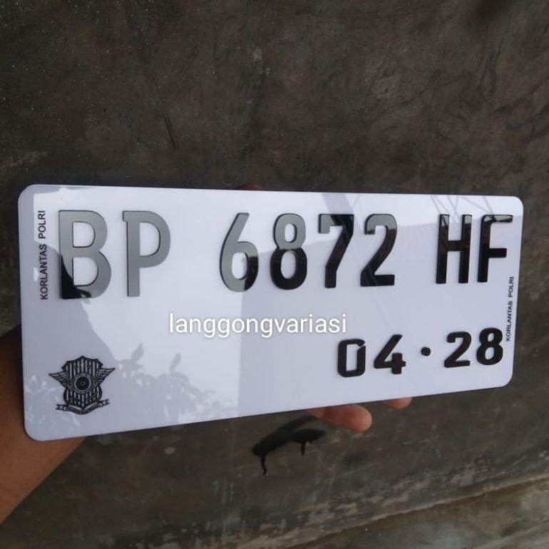 Variasi Plat Nomor Motor 3D Timbul Bahan Akrilik