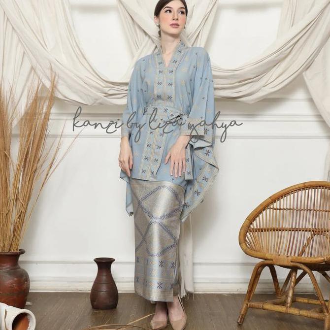 Kebaya Biru Kebaya Grey Kebaya Premium Kebaya Modern Kebaya Wisuda Kebaya Batik Kebaya Etnik Kebaya 