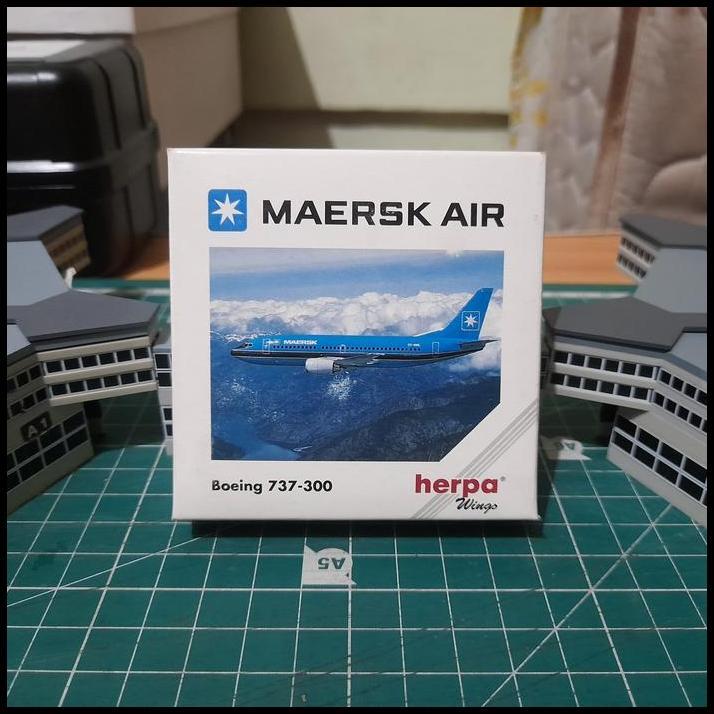 TERLARIS HERPA WINGS SKALA 1:500 - BOEING 737-300 KSREAM AIRLINES (HWP03) 