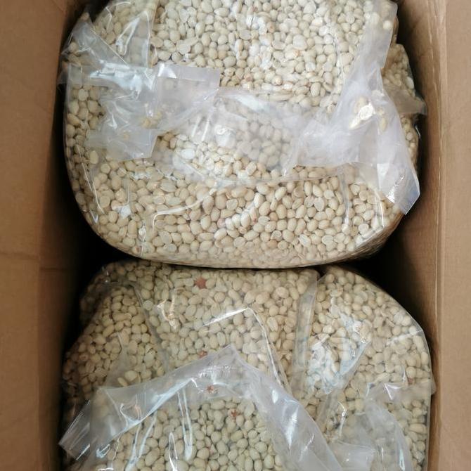 Kacang Tanah Kupas Mentah 61/71 1 dus Berat 25 kg