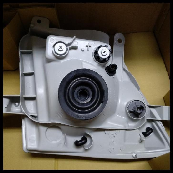 TERLARIS LAMPU DEPAN HEAD LAMP ISUZU DMAX MERK DEPO