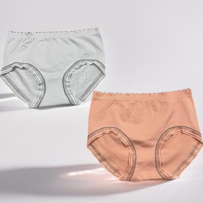 Celana Dalam / CD Wanita FELANCY 030131 - Model Midi - Nyaman & Lentur - Bahan Nilon Spandex (Ukuran