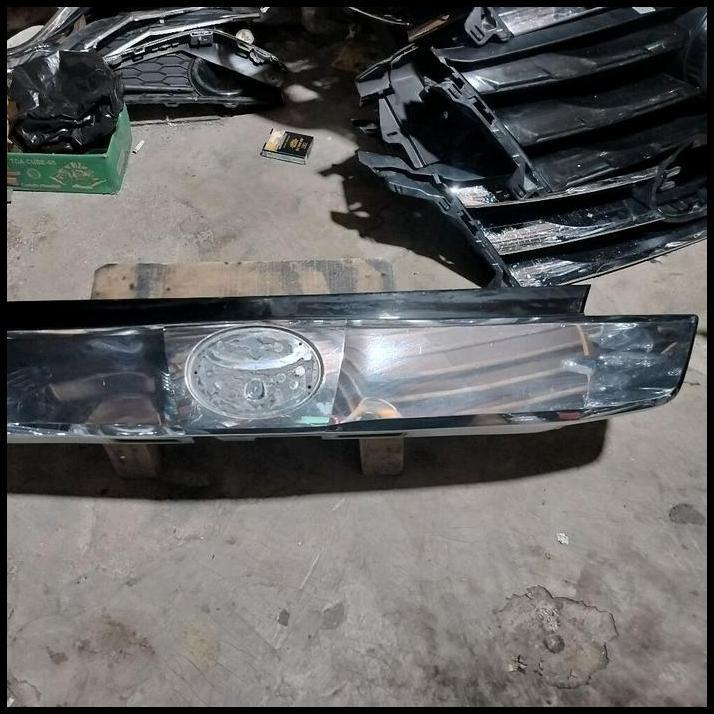 GRATIS ONGKIR GARNIS TRUNKLID BAGASI TOYOTA VELLFIRE TAHUN    2015-2017 ORIGINAL PART DI RJM