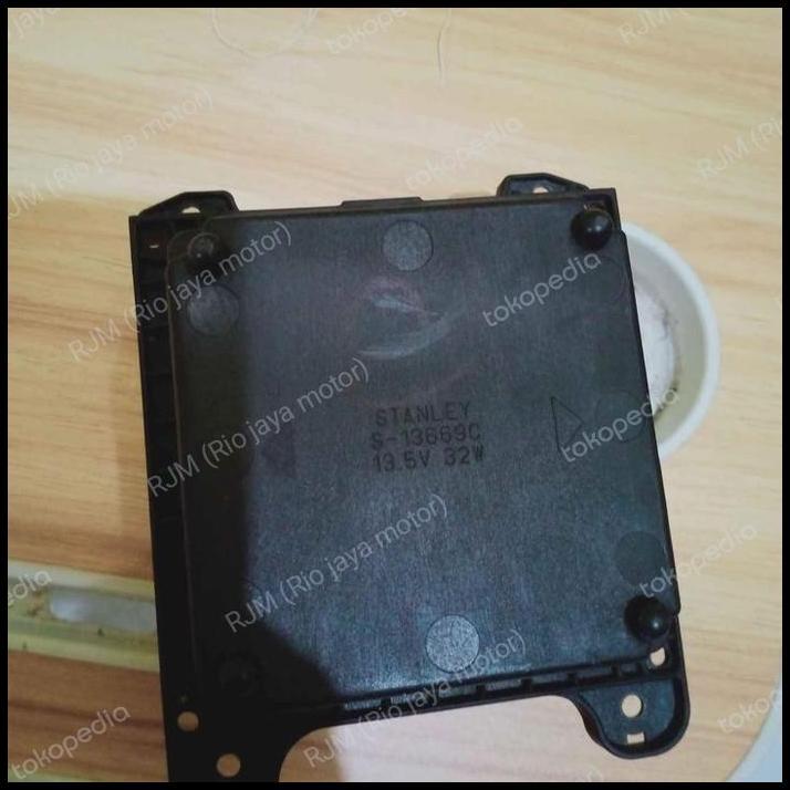 TERMURAH BALLAZT BALLAS LAMPU HID MITSUBISHI PAJERO