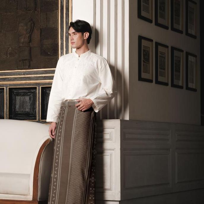 Howel and Co - Enoura (Sarung)