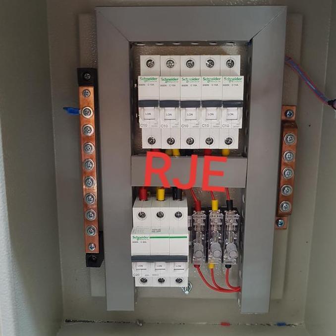 Panel 3 Phase Komplit Box Ukuran 30X40Cm Indoor