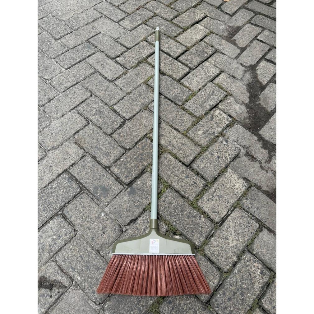 NEW Sinar Sapu Lantai Plastik 1318 Bulu Lembut Anti Keriting Gagang Padat Ringan Kokoh Tahan Lama