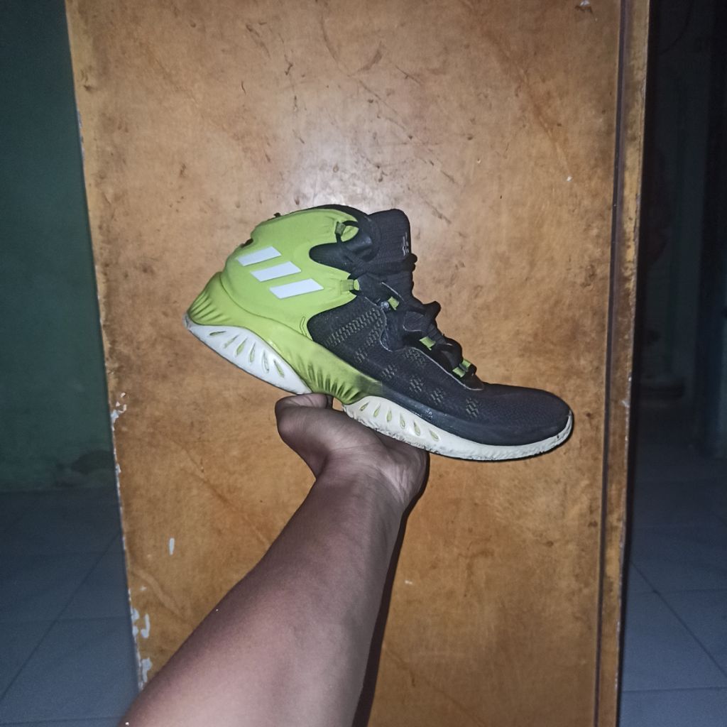 sepatu basket second adidas crazy explosive bounce size 42 (baca deskripsi)