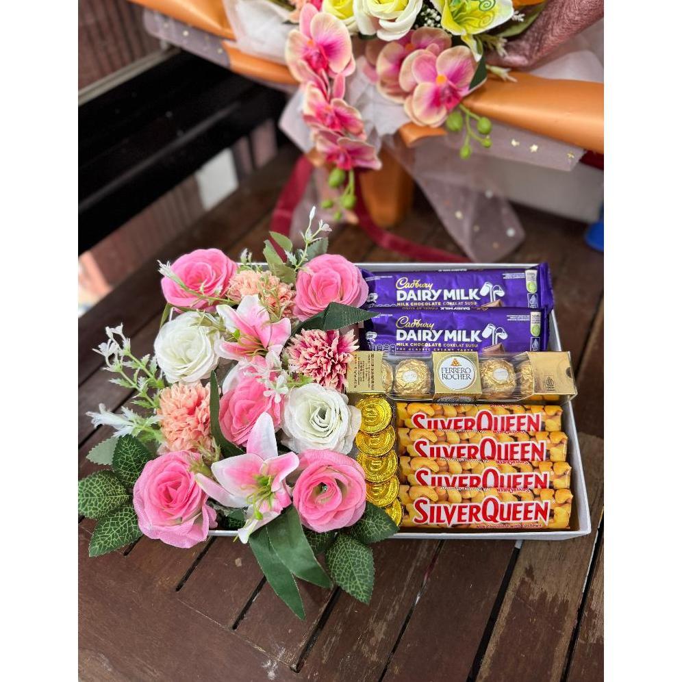 ter-98 viflowerss / bloom box / box flowers / fererro box / ferero hampers/ silverqueen box / cadbur