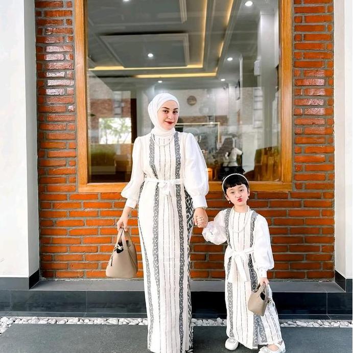 LIFESTYLE Tenun Outfit Baju family set Couple Gamis Dress Mewah Pasangan Ibu dan Anak Perempuan Kelu