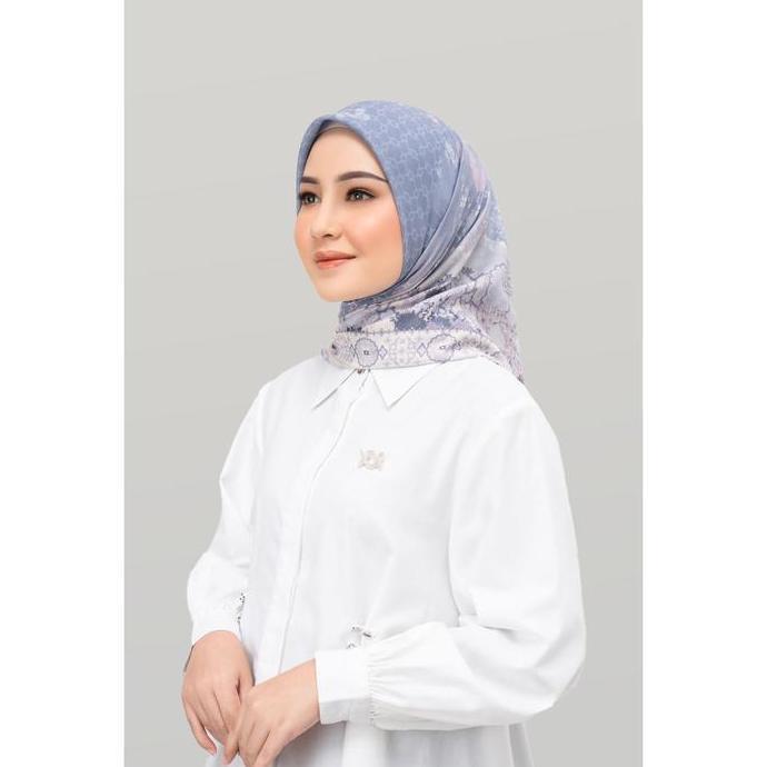 Wearing Klamby - Alhambra Scarf