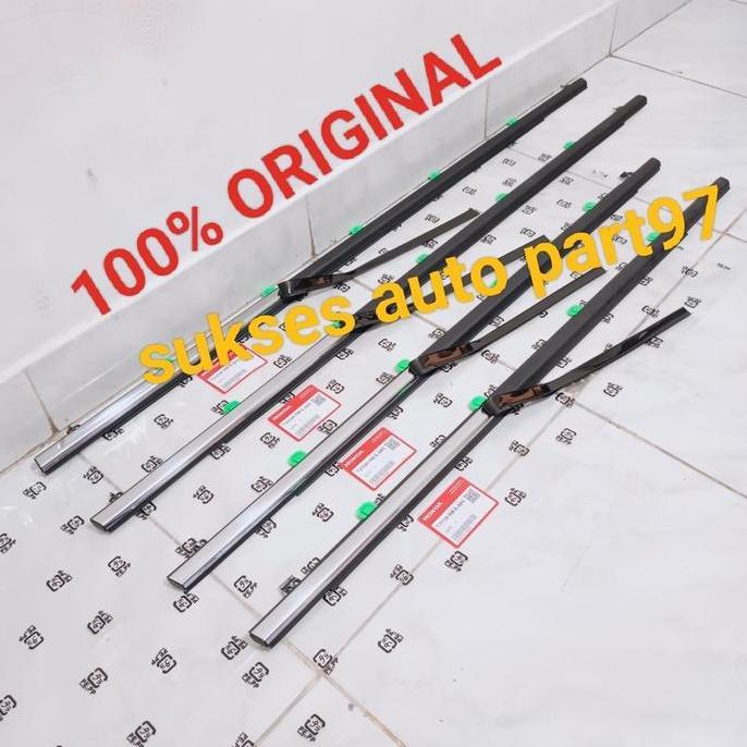 Pelipit Karet Kaca Luar Honda All New Crv Gen4 2013-2017 1Set Original Original
