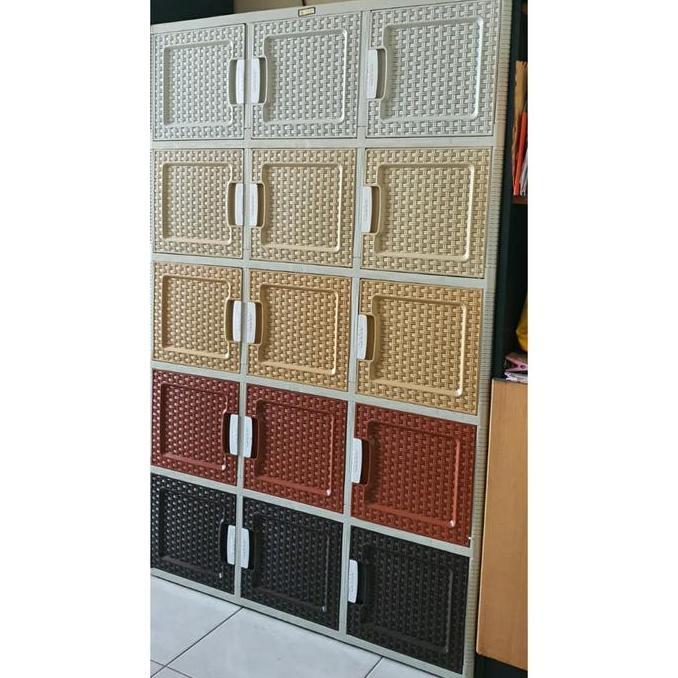 Lemari Plastik 3pintu 5 ssn Akako Plastik 15 pintu motif tiker