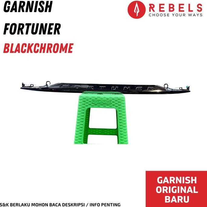 Garnish Trunklid Toyota Fortuner GR 2021 Black Chrome Original PNP VRZ