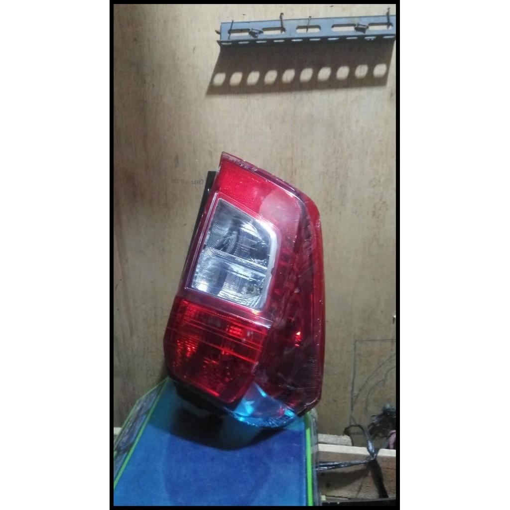 TERLARIS STOP ASSY LAMPU BELAKANG TOYOTA CAYLA 