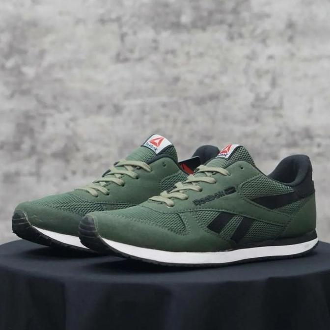 sepatu rebook original pria