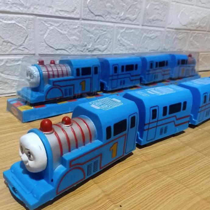 Mainan Kereta Thomas Jumbo Bisa Jalan & Musik