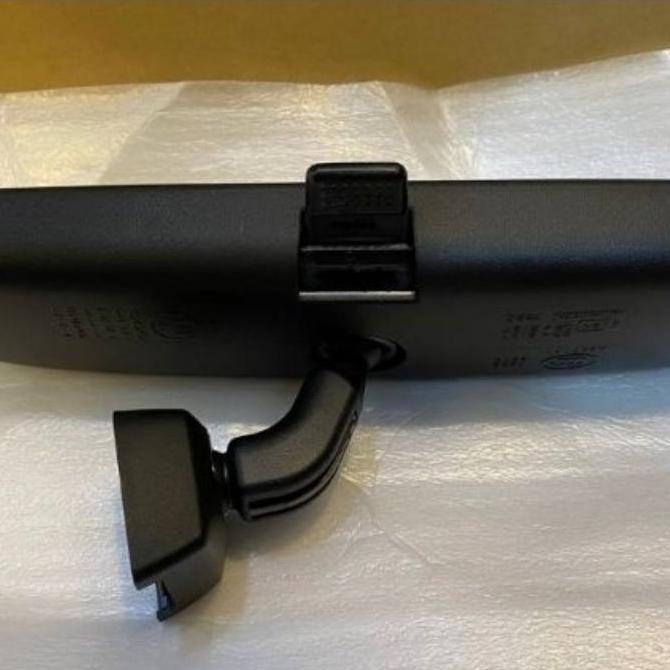 Kaca spion dalam/tengah mitsubishi xpander original Original