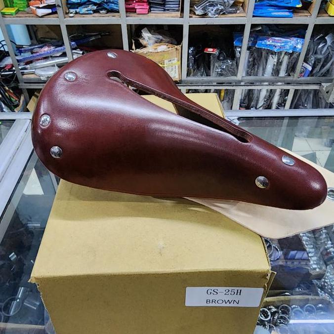 Sadel Gyes Original Kulit Asli Gs 025H Bolong  - Gyes Taiwan